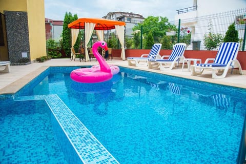Swimming pool, Swimming pool