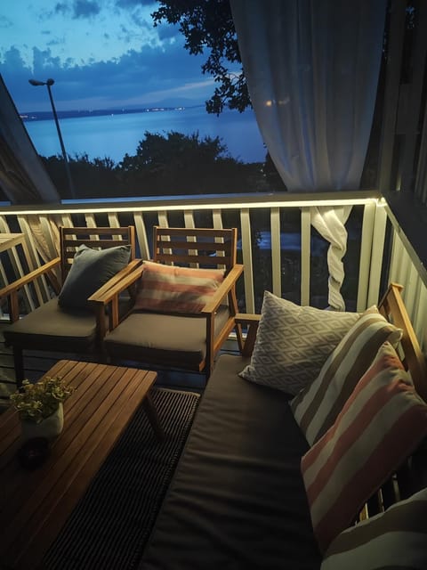View (from property/room), Balcony/Terrace, Seating area