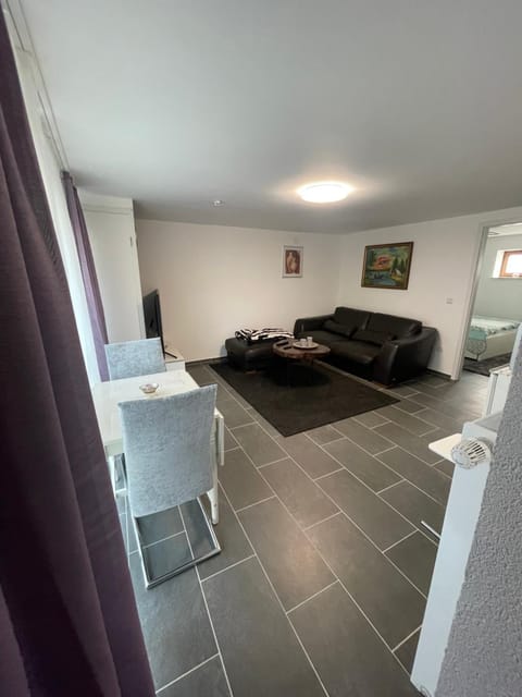 Moderne 2-Zimmer-Wohnung nahe Daimler Apartment in Böblingen