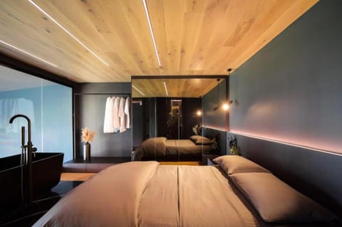 Bed, Bedroom, Bath