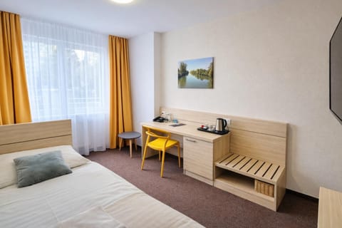 Bed, TV and multimedia, Coffee/tea facilities, Photo of the whole room, Seating area, Bedroom
