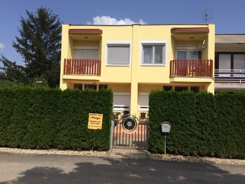Facade/entrance, Street view