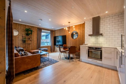 TV and multimedia, Kitchen or kitchenette, Living room, Seating area