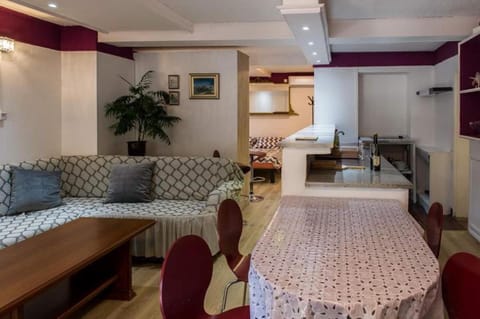 Kitchen or kitchenette, Living room, Seating area