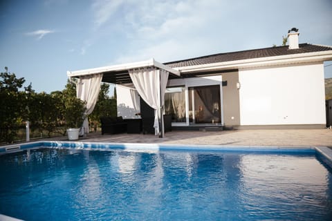 Property building, Pool view, Swimming pool