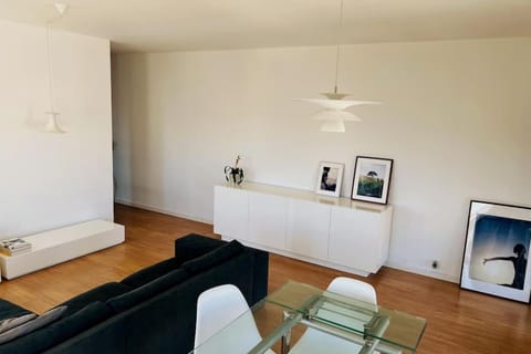 TV and multimedia, Living room, Dining area