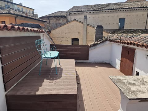 View (from property/room), Balcony/Terrace, City view