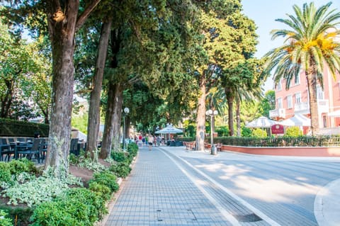 Neighbourhood, Children play ground