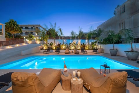 Night, Seating area, Swimming pool, sunbed