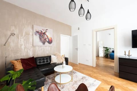 Communal lounge/ TV room, TV and multimedia, Living room, Seating area