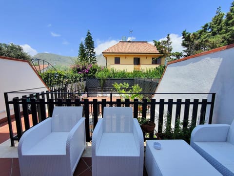 Property building, Balcony/Terrace