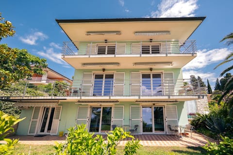 Property building, Day, View (from property/room), Balcony/Terrace