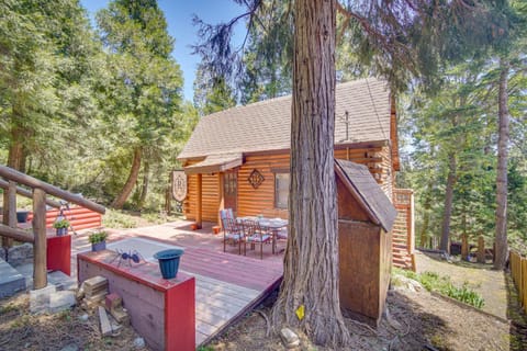 Crestline Area Vacation Rental Cabin with Decks! Cabin in Cedarpines Park