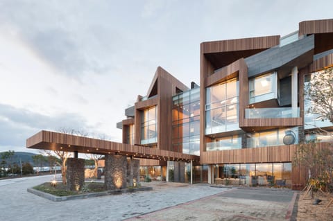 Property building, Facade/entrance, Bird's eye view