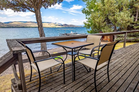 The Meadowlark Cabin Cabin in Flathead Lake