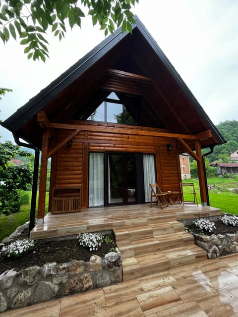 Property building, Patio, Natural landscape, Garden, Garden view