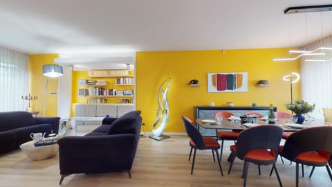 Living room, Seating area