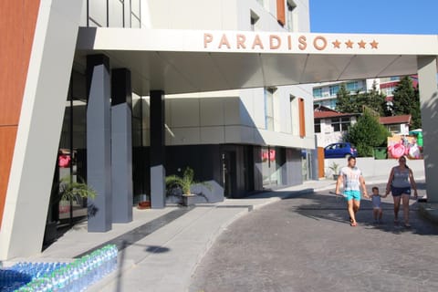 Property building, Day, People, Street view, children, group of guests