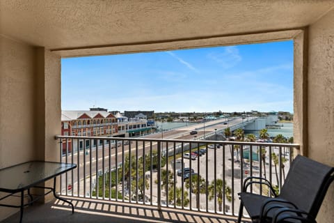 #502 Beach Place Condos - Nightly Rental Apartment in Madeira Beach