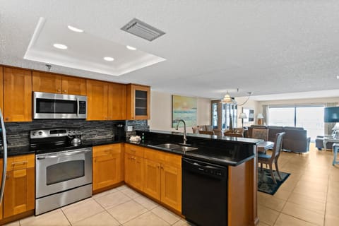 #502 Beach Place Condos - Nightly Rental Apartment in Madeira Beach
