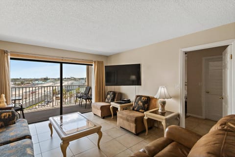 #502 Beach Place Condos - Nightly Rental Apartment in Madeira Beach