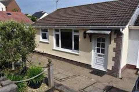Bungalow a few minutes from the sea. Apartment in The Mumbles