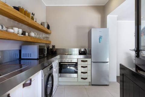 Sweet Greta - Garden Apartment with Solar Power Apartment hotel in Camps Bay