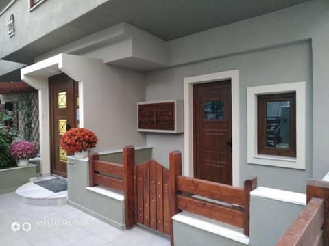 Property building, Facade/entrance, Off site