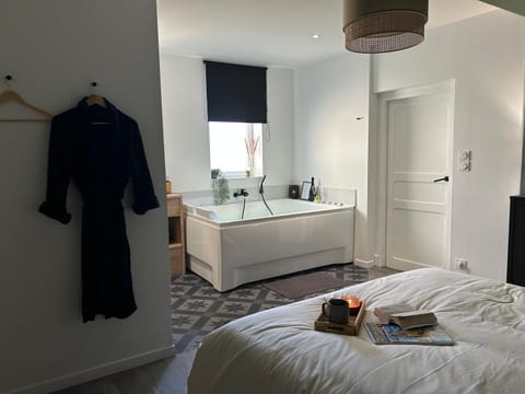 appartement balnéo-centre ville et parking Apartment in Moulins