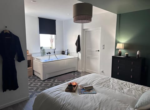 appartement balnéo-centre ville et parking Apartment in Moulins