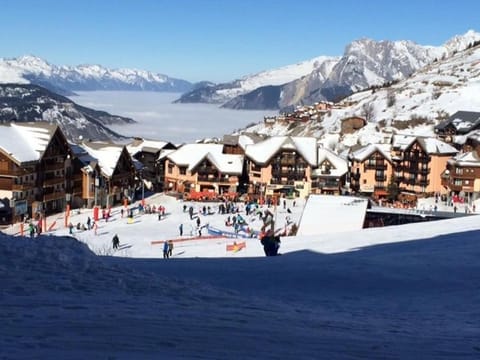 Nearby landmark, Day, Natural landscape, Winter, Mountain view