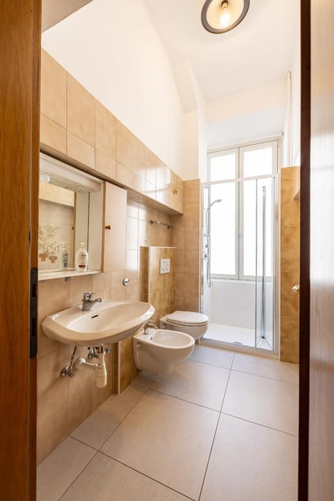 Mia Rooms - Room with Private Bath Bolzano Center Apartment in Bolzano