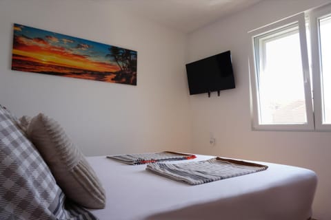 Bed, TV and multimedia
