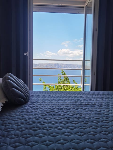 Bed, View (from property/room), Bedroom, Sea view