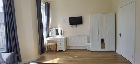 Comfy 2 bedroom Apt in central location, Newly Refurbished Apartment in Plymouth