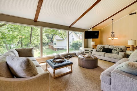 Waterfront Haven with Deck on Monkey Island! House in Ozark Mountains