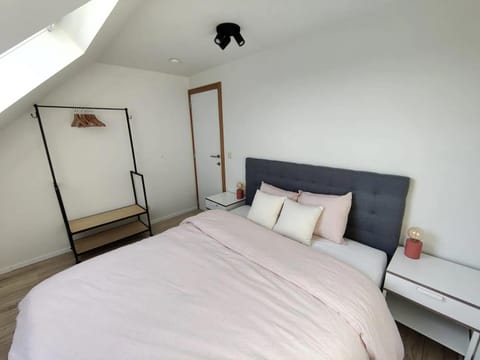 Bed, Bedroom, wardrobe