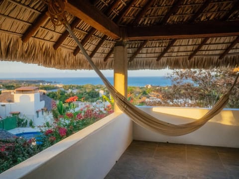 Casa La Bomba Villa in Brisas de Zicatela