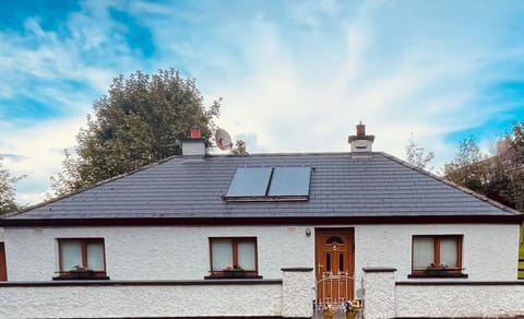 Shower, Property building, Nearby landmark, Restaurant/places to eat, Spring, Neighbourhood, Fishing, Garden, Golfcourse, Horse-riding, Solarium, Coffee/tea facilities, Balcony/Terrace, Kitchen or kitchenette, Spa and wellness centre/facilities, Fitness centre/facilities, Aqua park, Tennis court, Garden view, River view, Supermarket/grocery shop, Shopping Area, Sunrise, children, young children, older children, cot, Inner courtyard view, Parking, dishwasher, hair dresser, microwave, oven, pet friendly, stove, stove, wardrobe, wedding, washing machine, kitchen