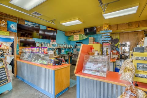 Surfer Dude - Anchor Pier Lodge Hotel in Newport