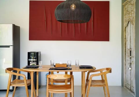 Coffee/tea facilities, Dining area, Food