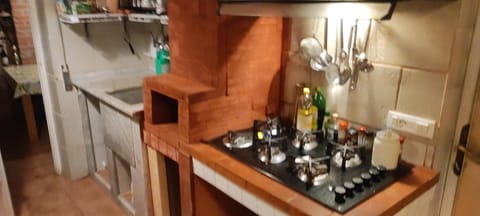 Kitchen or kitchenette, oven