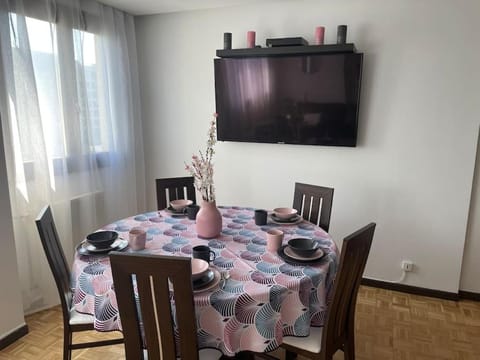 Communal lounge/ TV room, Dining area