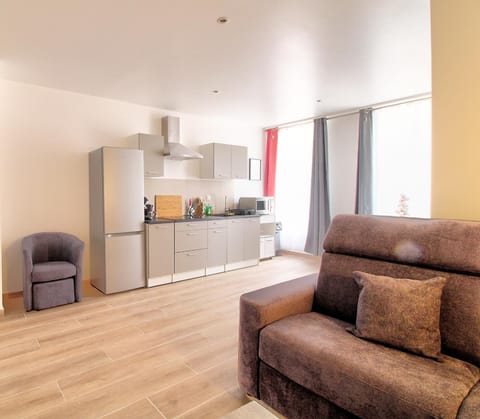 Coffee/tea facilities, Kitchen or kitchenette, minibar