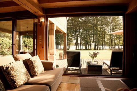 View (from property/room), Balcony/Terrace, Living room, Seating area