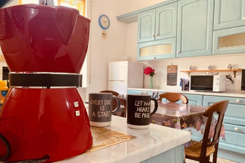 Coffee/tea facilities, Kitchen or kitchenette