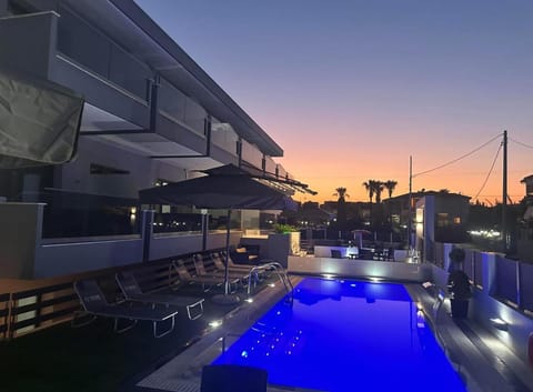 Garden, Swimming pool