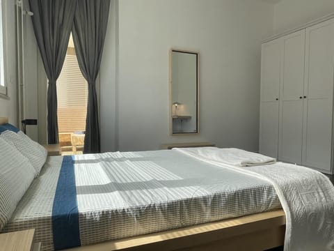 Bed, Photo of the whole room, Bedroom, wardrobe, air conditioner