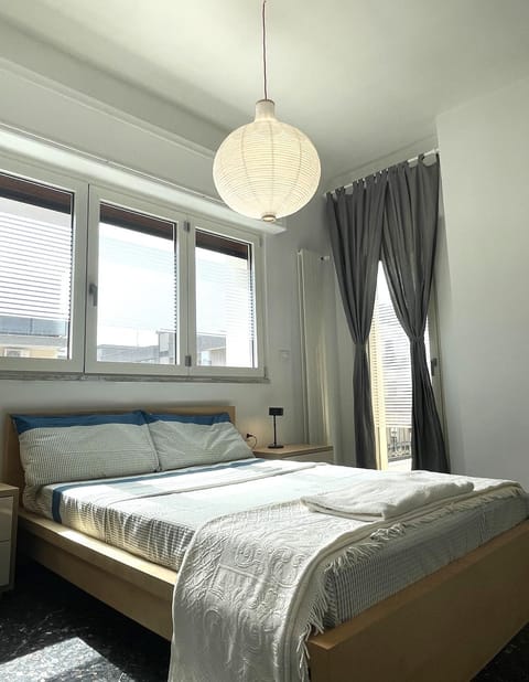 Bed, Photo of the whole room, Bedroom, air conditioner