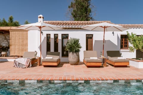 Pool view, Swimming pool, sunbed